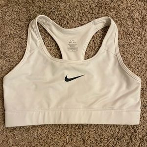 Nike Swoosh Medium Support Sports Bra